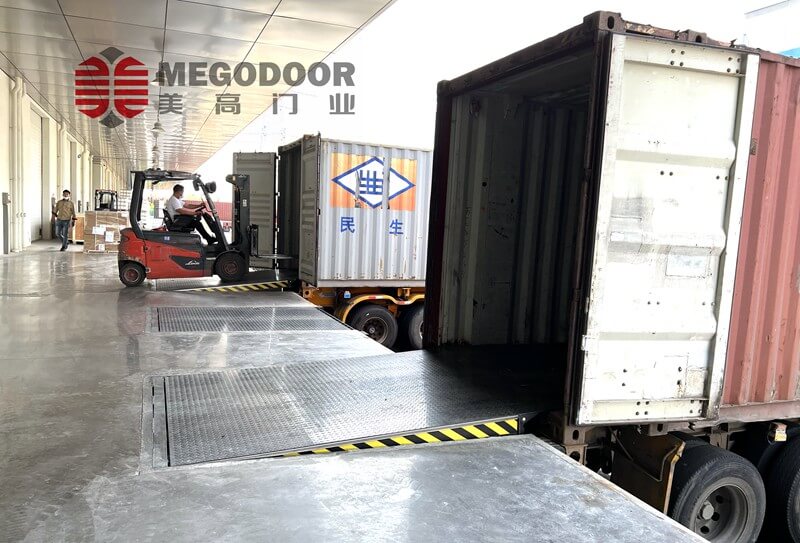 宁波高效物流解决方案：电动液压式装卸货升降平台缩略图