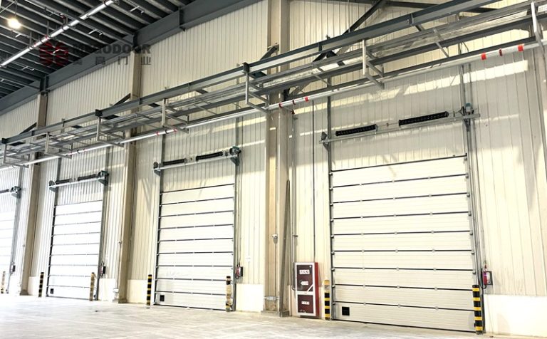 宁波电动滑升门：仓储物流高效运作的核心门户缩略图