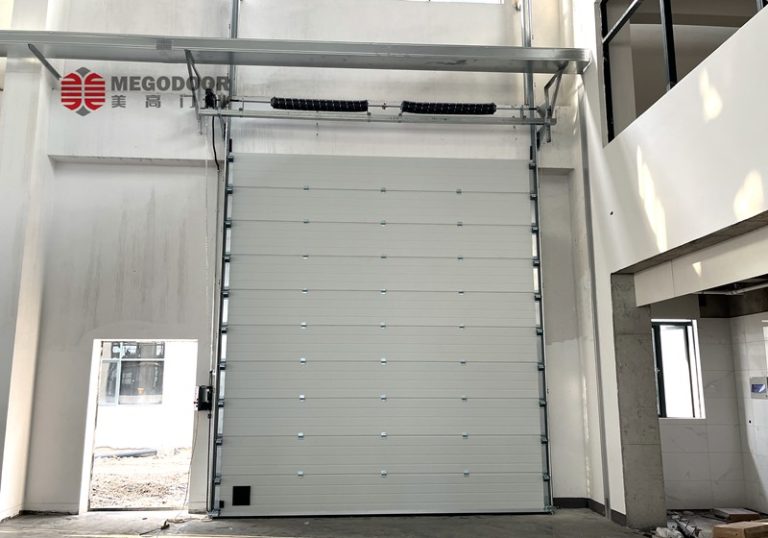 宁波工业提升门——现代工业建筑的高效空间解决方案缩略图