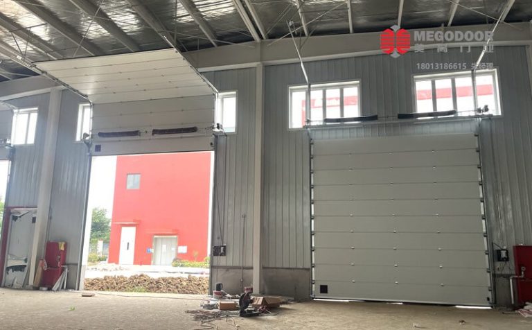 宁波仓库门升级案例：卷帘门改提升门值得吗？缩略图