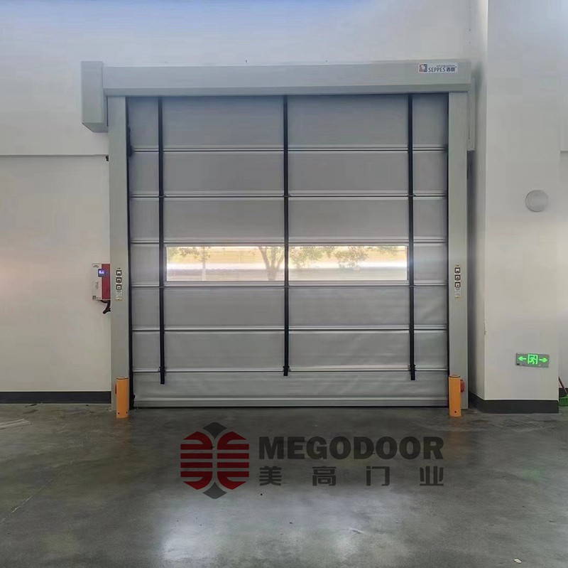 宁波叉车地磁感应快速堆积门：现代物流高效通行的智能守护者插图