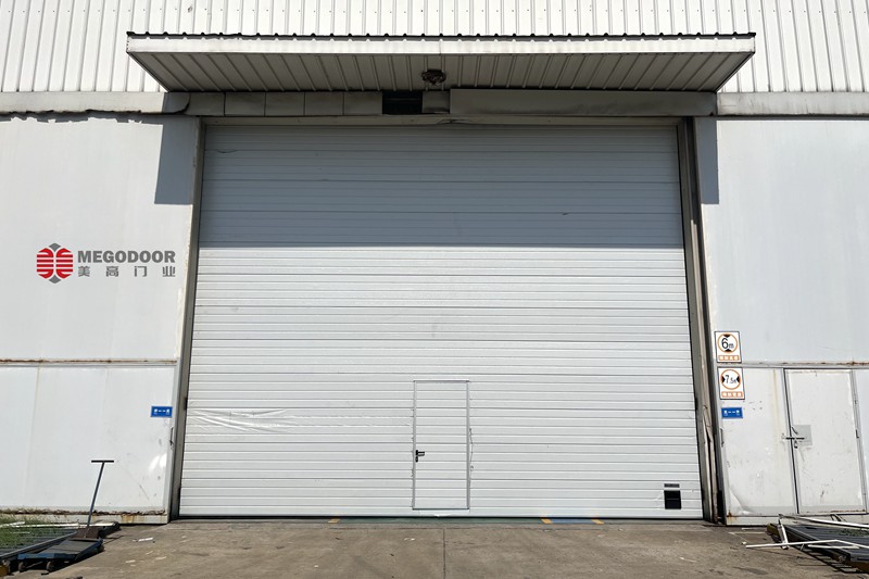 宁波厂房防盗工业提升门：安全与美学的工业典范缩略图