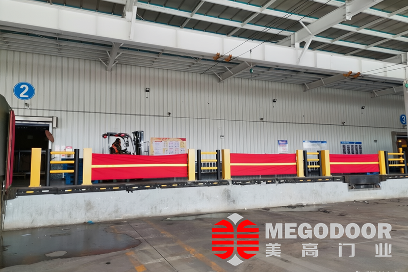 宁波月台防坠落伸缩护栏：为装卸口与物流仓储区域提供更可靠的安全防护插图1