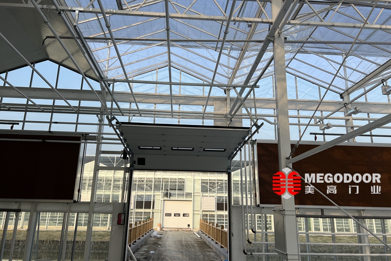 温室大棚用快速门、保温提升门怎么选?美高门业助力宁波温室环境稳定运行插图 温室大棚用快速门、保温提升门怎么选?美高门业助力宁波温室环境稳定运行插图